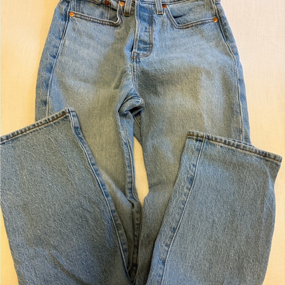 Levi’s Classic Light Blue Women's Jeans